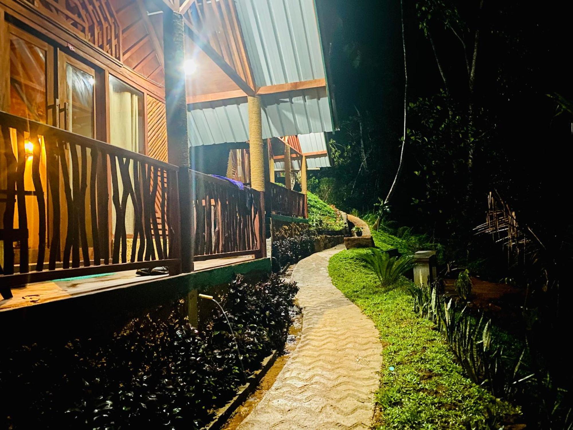 The Rainforest Hideaway Deniyaya Buitenkant foto
