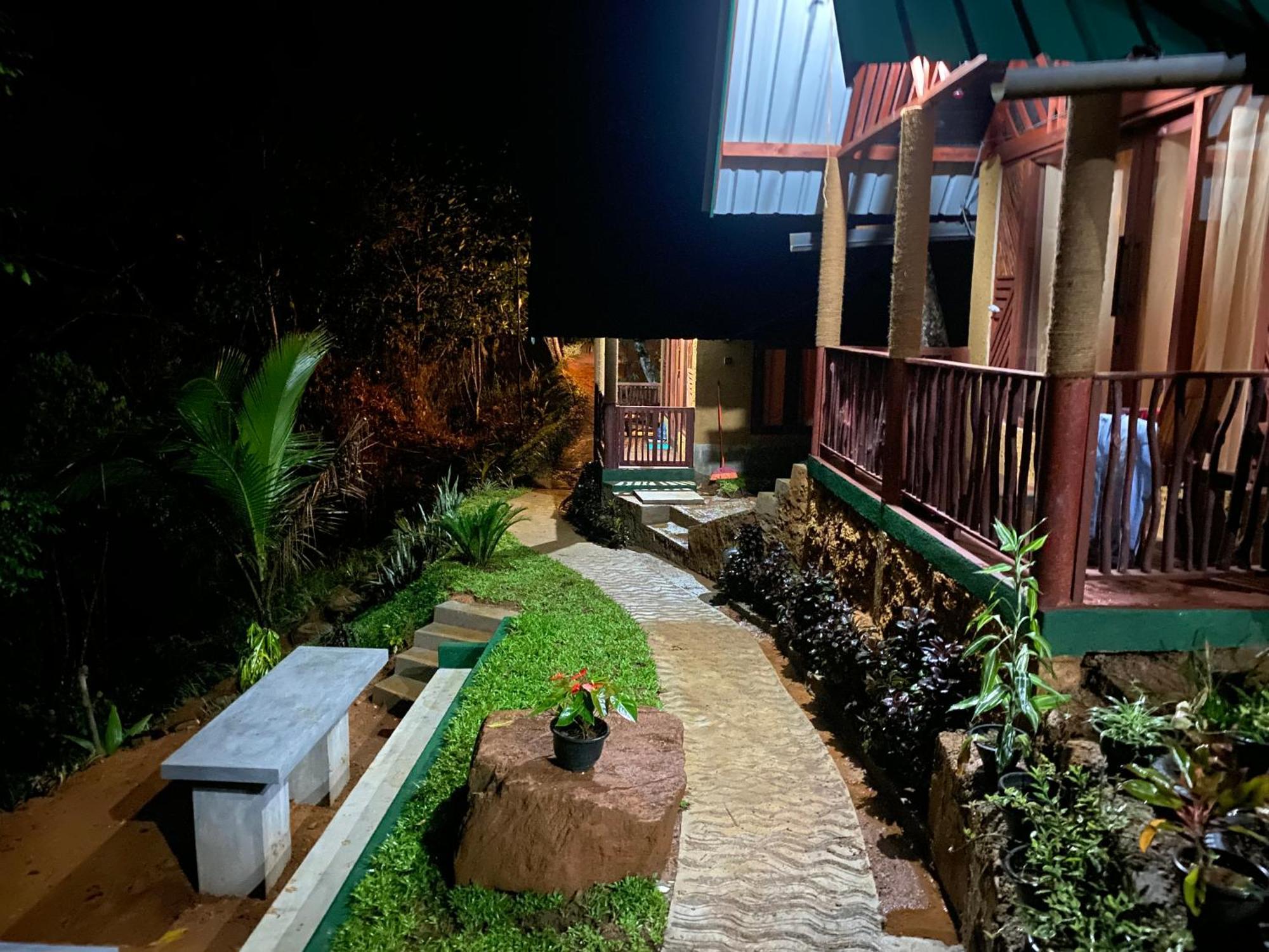 The Rainforest Hideaway Deniyaya Buitenkant foto